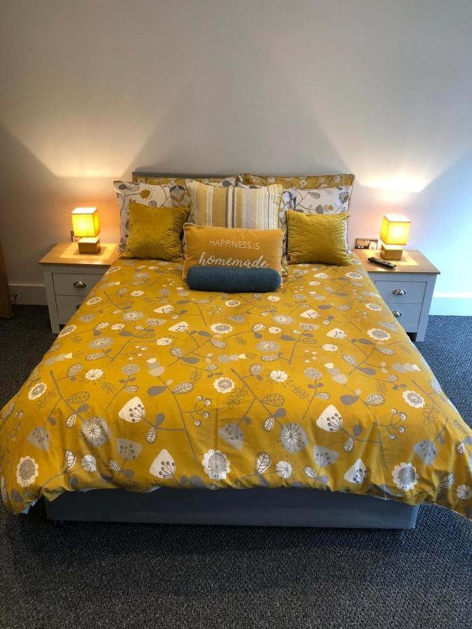 Marine Villa Hotel & Suites - Close To Beach, Train Station & Southend Airport ภายนอก รูปภาพ