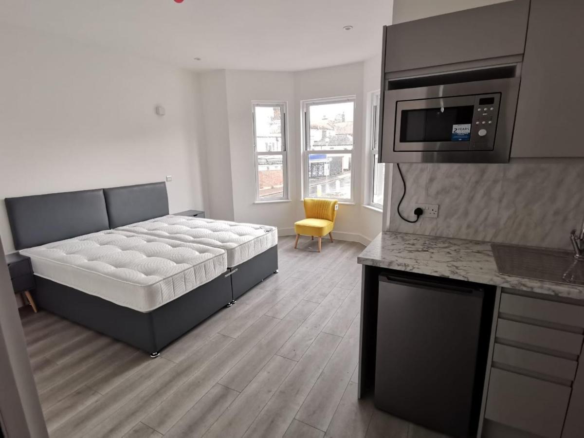 Marine Villa Hotel & Suites - Close To Beach, Train Station & Southend Airport ภายนอก รูปภาพ
