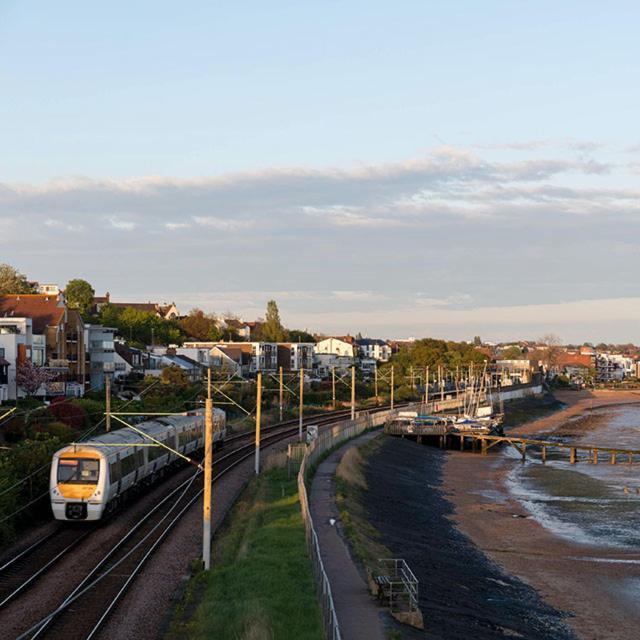 Marine Villa Hotel & Suites - Close To Beach, Train Station & Southend Airport ภายนอก รูปภาพ