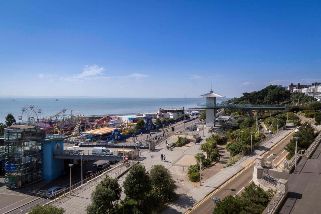 Marine Villa Hotel & Suites - Close To Beach, Train Station & Southend Airport ภายนอก รูปภาพ